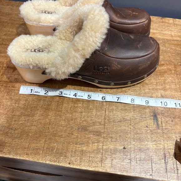UGG Women’s Brown Wooden Shearling Lined Clogs - Picture 9 of 13